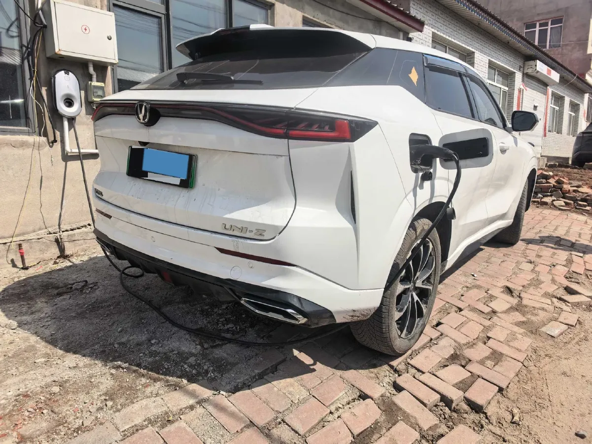 2024 ChangAn UNI-Z 1.5L 98HP L4 E-CVT PHEV 18.4KWH,autocango,china used car exporter,china ev exporter,chinese used car exporter,chinese used ev exporter