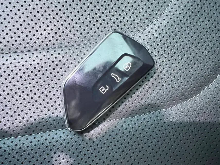 2025 Volkswagen ID.3 BEV 52.8KWH,autocango,china used car exporter,china ev exporter,chinese used car exporter,chinese used ev exporter