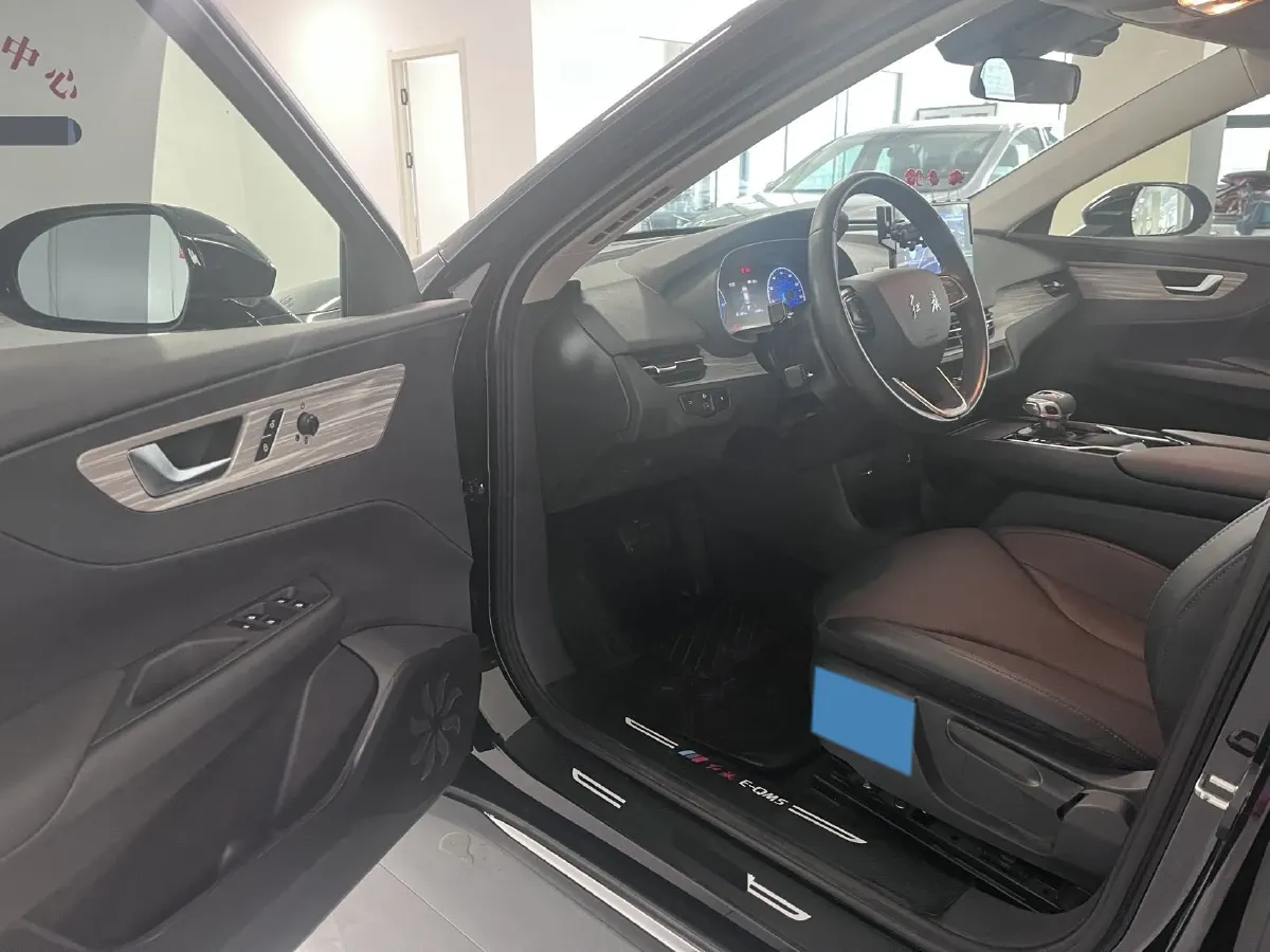 2024 HongQi E-QM5 BEV 72KWH,autocango,china used car exporter,china ev exporter,chinese used car exporter,chinese used ev exporter