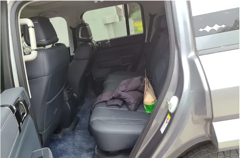 2025 FangChengBao Bao 5 1.5T 194HP L4 E-CVT PHEV 31.8KWH,autocango,china used car exporter,china ev exporter,chinese used car exporter,chinese used ev exporter