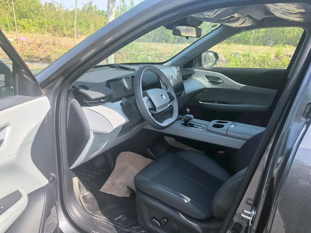 2024 ChangAn UNI-Z 1.5L 98HP L4 E-CVT PHEV 18.4KWH,autocango,china used car exporter,china ev exporter,chinese used car exporter,chinese used ev exporter