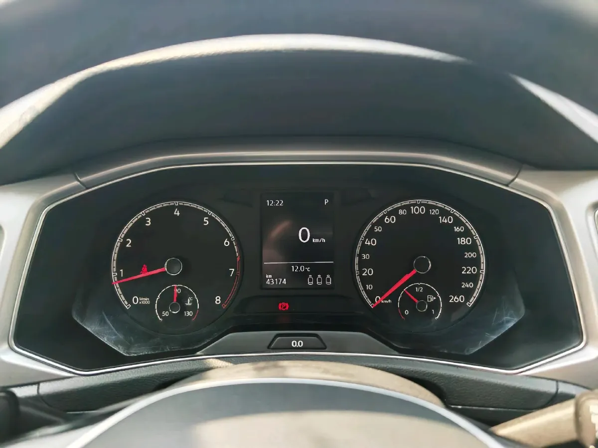 2022 Volkswagen T-Roc 1.4T 150HP L4 7DCT,autocango,china used car exporter,china ev exporter,chinese used car exporter,chinese used ev exporter