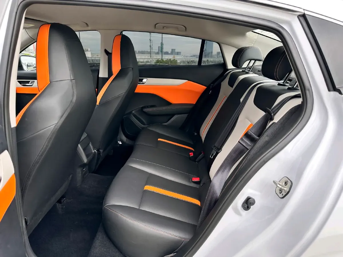 2023 DongFeng Aeolus YiXuan 1.5L 125HP L4 6DCT,autocango,china used car exporter,china ev exporter,chinese used car exporter,chinese used ev exporter