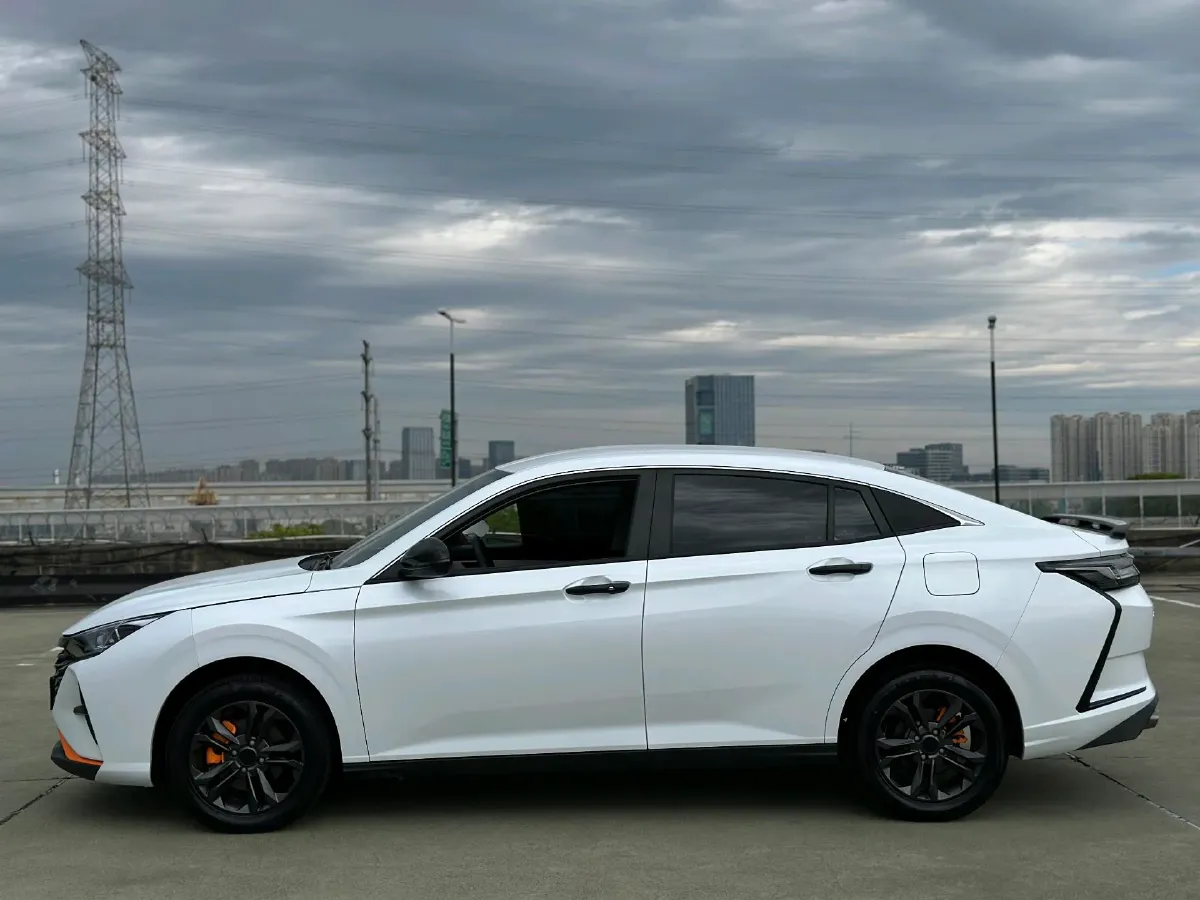 2023 DongFeng Aeolus YiXuan 1.5L 125HP L4 6DCT,autocango,china used car exporter,china ev exporter,chinese used car exporter,chinese used ev exporter