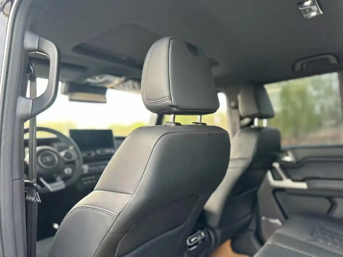 2025 212 212 T01 2.0T 252HP L4 8AT,autocango,china used car exporter,china ev exporter,chinese used car exporter,chinese used ev exporter