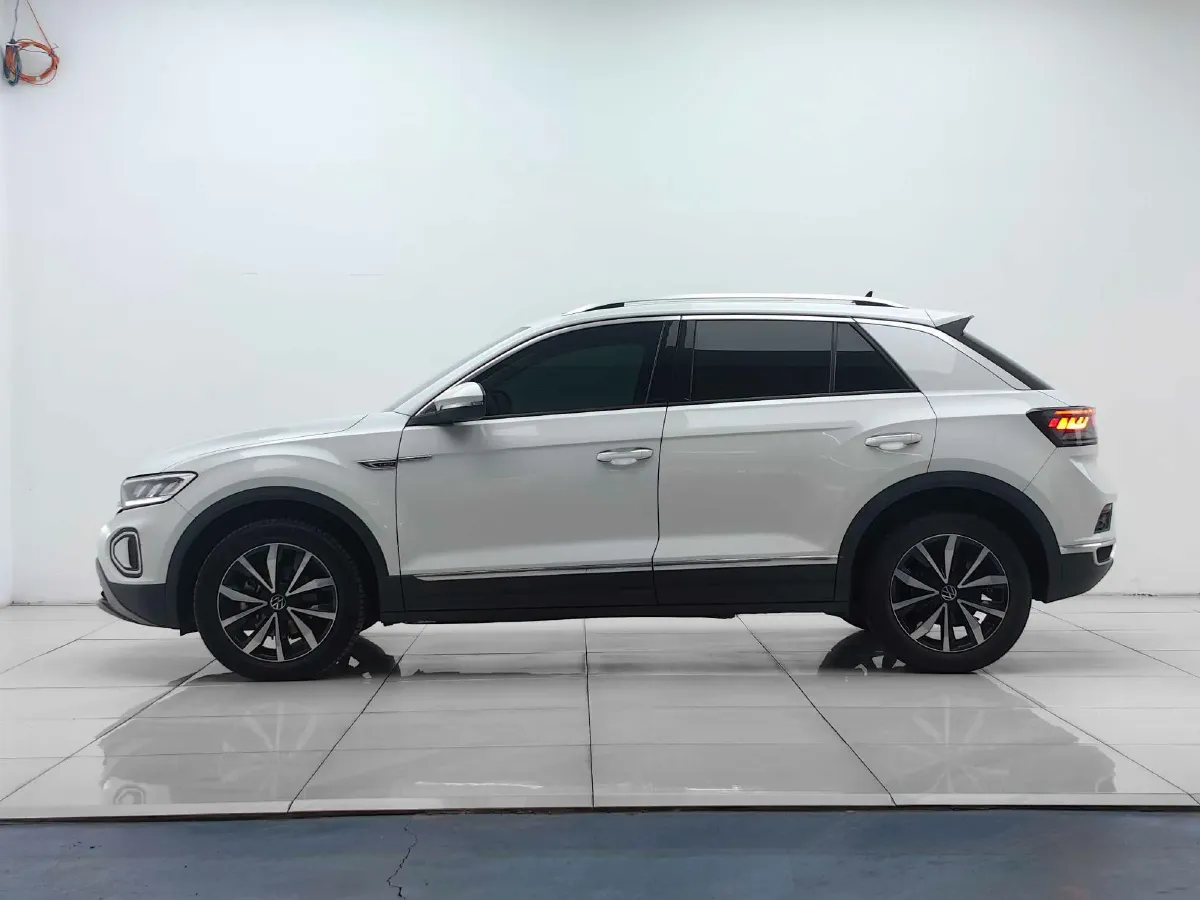 2023 Volkswagen T-Roc 1.4T 150HP L4 7DCT,autocango,china used car exporter,china ev exporter,chinese used car exporter,chinese used ev exporter