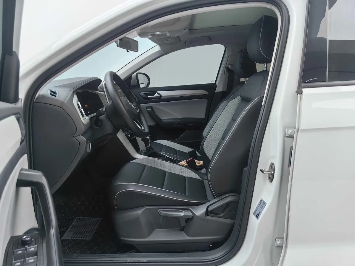 2023 Volkswagen T-Roc 1.4T 150HP L4 7DCT,autocango,china used car exporter,china ev exporter,chinese used car exporter,chinese used ev exporter