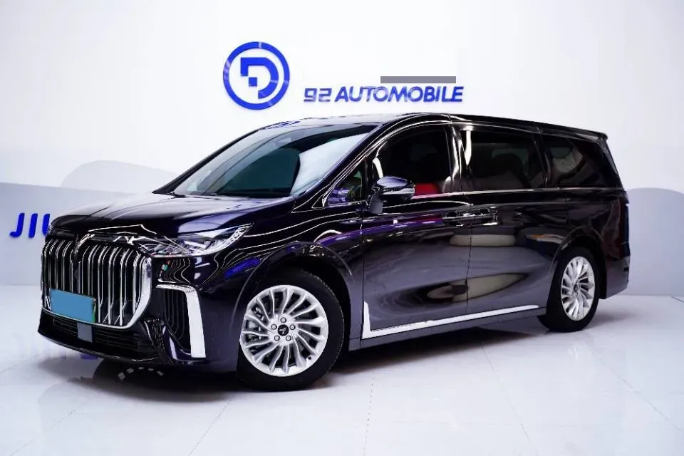 2024 Voyah Dream 1.5T 150HP L4 PHEV 43KWH,autocango,china used car exporter,china ev exporter,chinese used car exporter,chinese used ev exporter