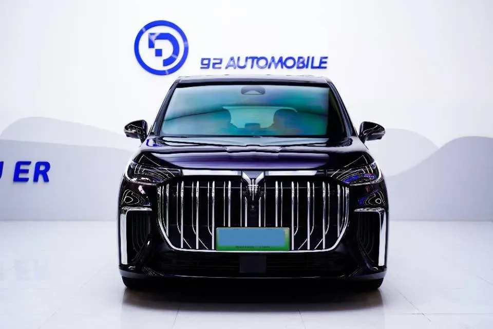 2024 Voyah Dream 1.5T 150HP L4 PHEV 43KWH,autocango,china used car exporter,china ev exporter,chinese used car exporter,chinese used ev exporter
