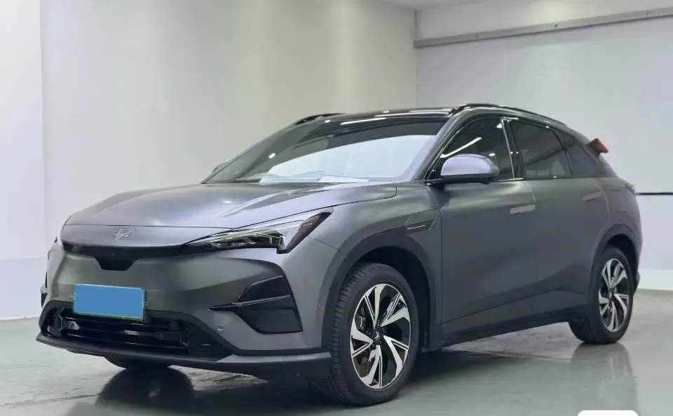 2024 HongQi H5 2.0T 224HP L4 8AT,autocango,china used car exporter,china ev exporter,chinese used car exporter,chinese used ev exporter