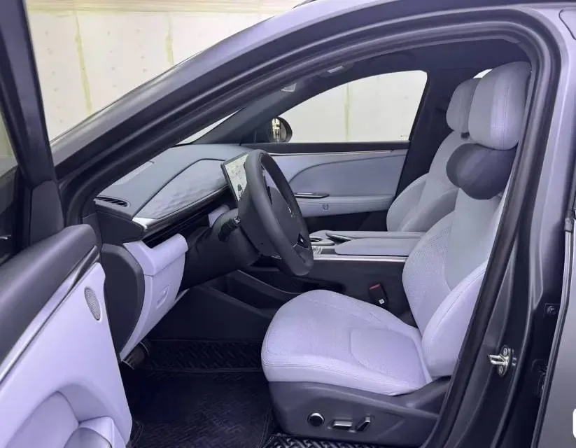 2024 HongQi H5 2.0T 224HP L4 8AT,autocango,china used car exporter,china ev exporter,chinese used car exporter,chinese used ev exporter