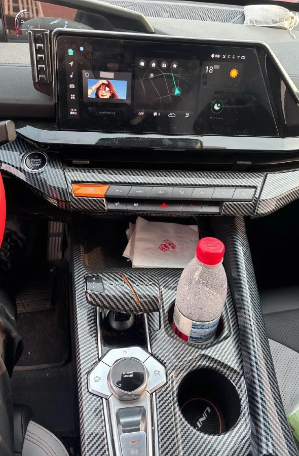 2024 ChangAn UNI-V iDD 1.5L 110HP L4 E-CVT PHEV 18.99KWH,autocango,china used car exporter,china ev exporter,chinese used car exporter,chinese used ev exporter