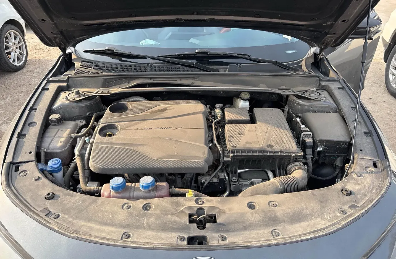 2024 ChangAn UNI-V iDD 1.5L 110HP L4 E-CVT PHEV 18.99KWH,autocango,china used car exporter,china ev exporter,chinese used car exporter,chinese used ev exporter