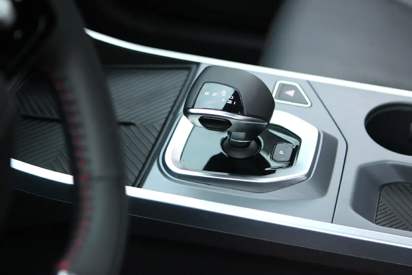 2024 Jetour DASHING 1.5T 156HP L4 6DCT,autocango,china used car exporter,china ev exporter,chinese used car exporter,chinese used ev exporter