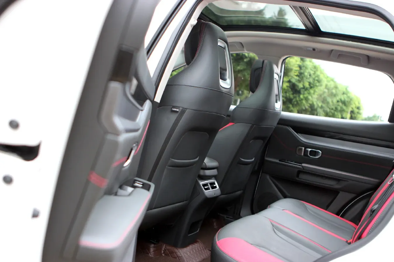 2024 Jetour DASHING 1.5T 156HP L4 6DCT,autocango,china used car exporter,china ev exporter,chinese used car exporter,chinese used ev exporter