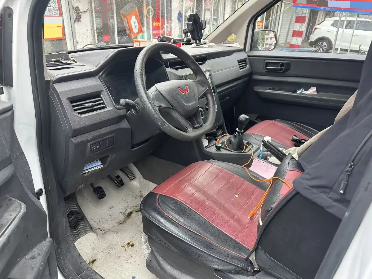 2021 WuLing HongGuang Plus 1.5L 99HP L4 6MT,autocango,china used car exporter,china ev exporter,chinese used car exporter,chinese used ev exporter