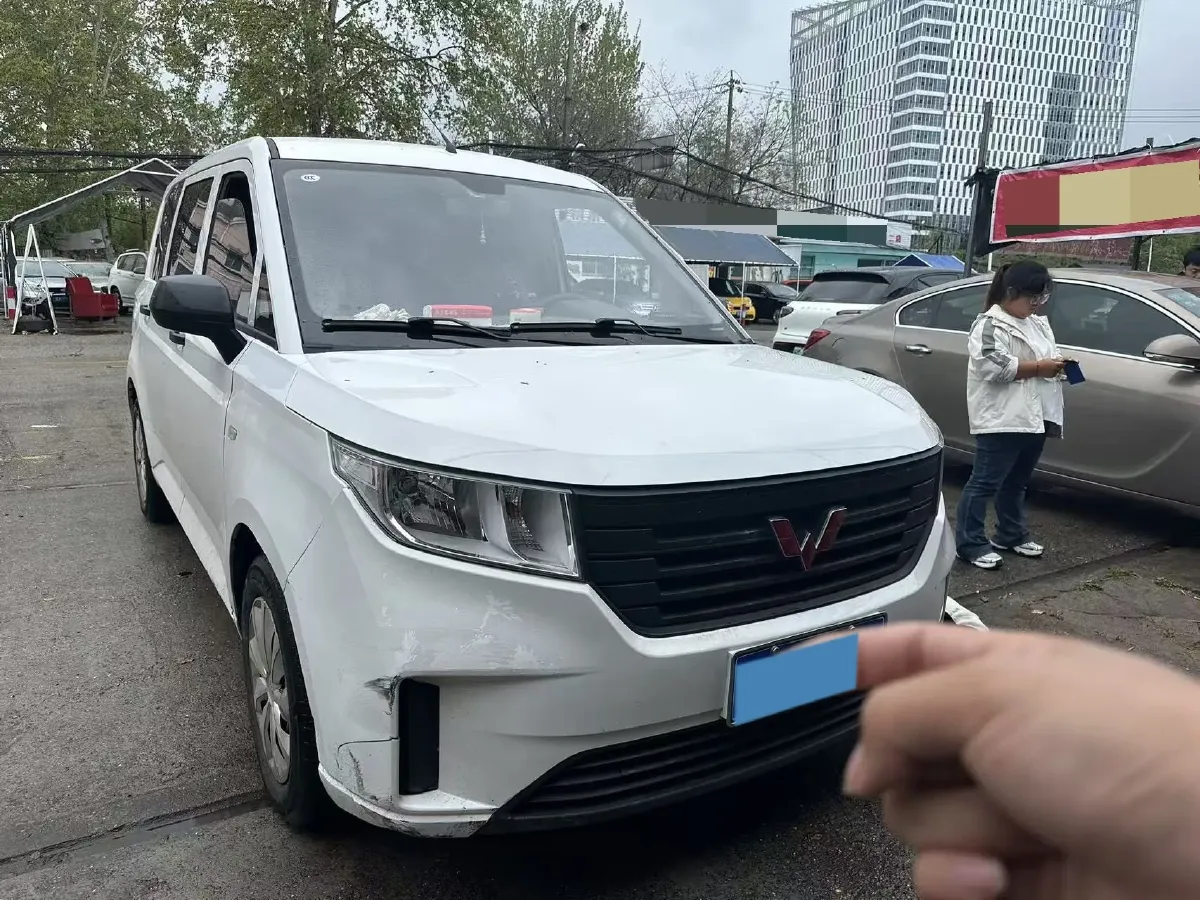 2021 WuLing HongGuang Plus 1.5L 99HP L4 6MT,autocango,china used car exporter,china ev exporter,chinese used car exporter,chinese used ev exporter