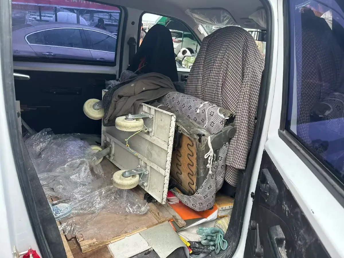 2021 WuLing HongGuang Plus 1.5L 99HP L4 6MT,autocango,china used car exporter,china ev exporter,chinese used car exporter,chinese used ev exporter