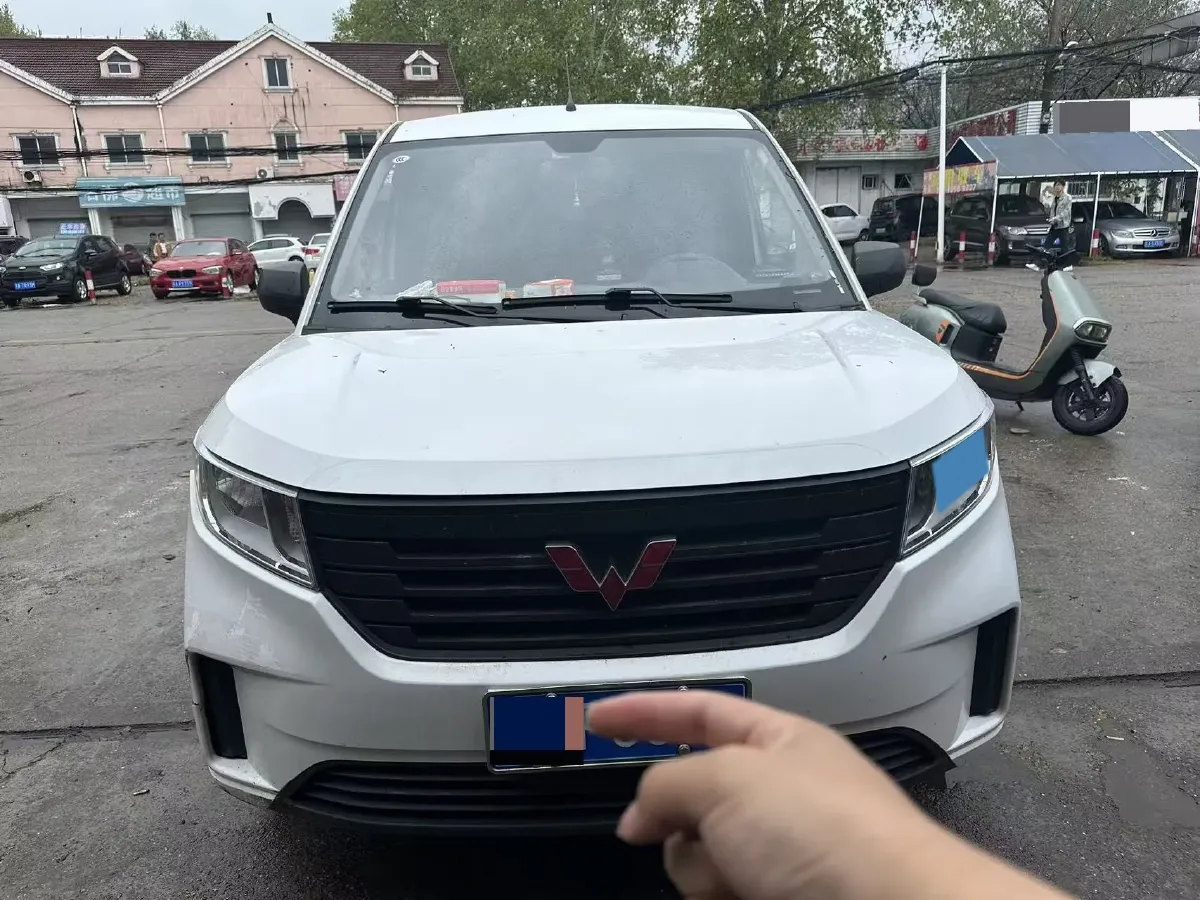 2021 WuLing HongGuang Plus 1.5L 99HP L4 6MT,autocango,china used car exporter,china ev exporter,chinese used car exporter,chinese used ev exporter