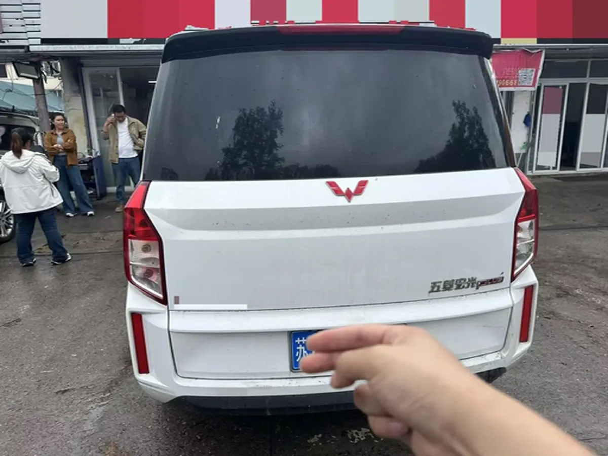 2021 WuLing HongGuang Plus 1.5L 99HP L4 6MT,autocango,china used car exporter,china ev exporter,chinese used car exporter,chinese used ev exporter