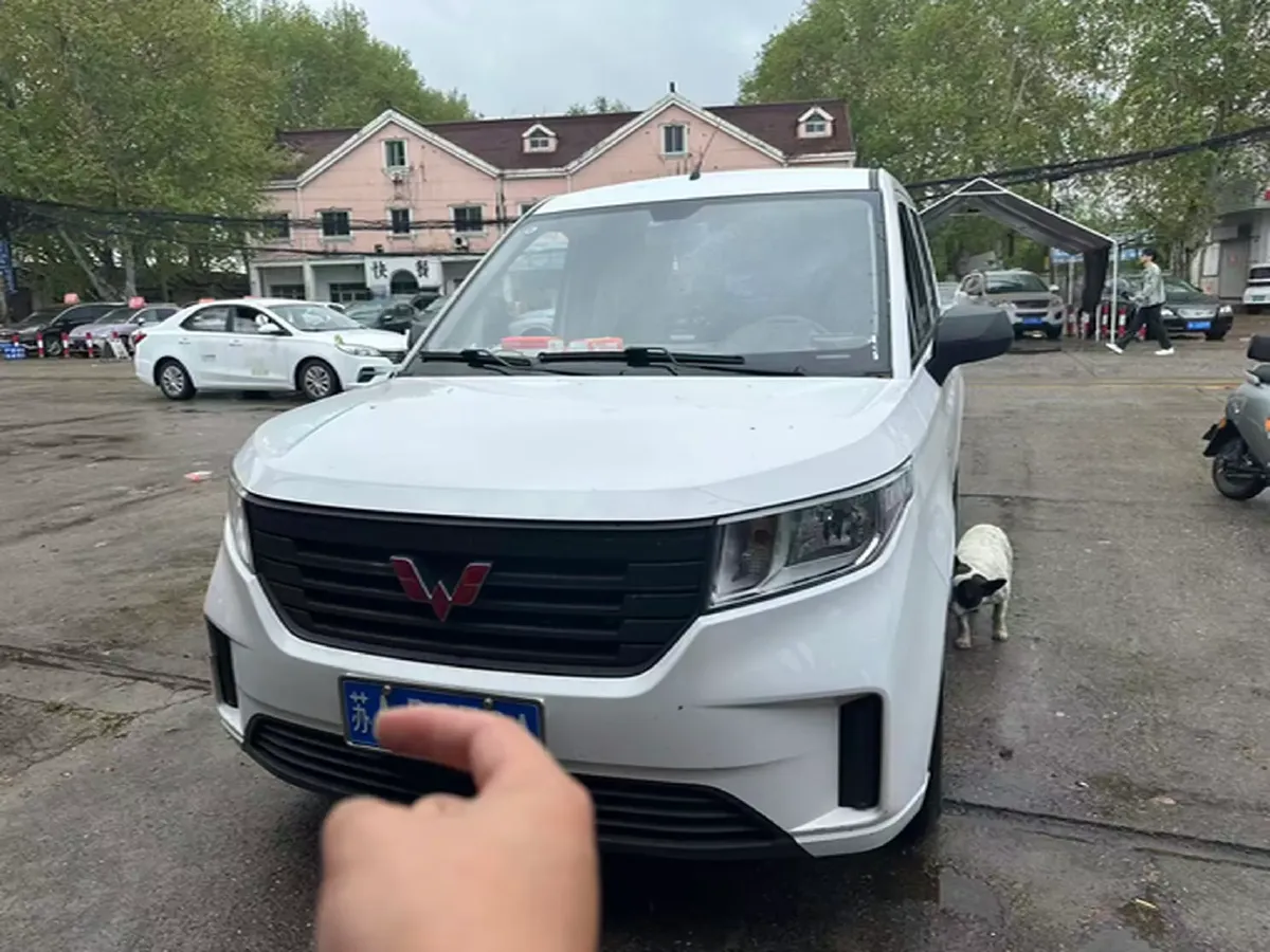 2021 WuLing HongGuang Plus 1.5L 99HP L4 6MT,autocango,china used car exporter,china ev exporter,chinese used car exporter,chinese used ev exporter