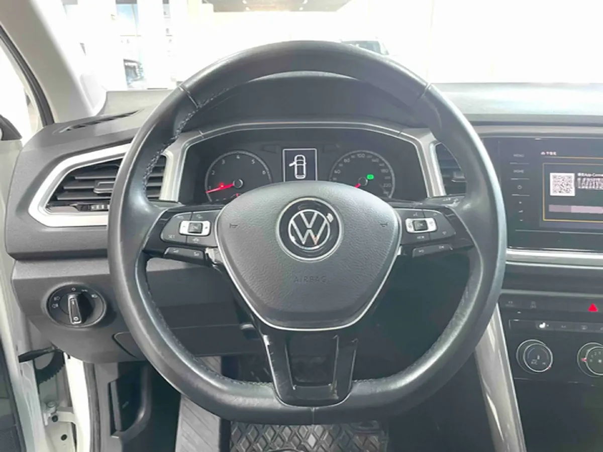2022 Volkswagen T-Roc 1.4T 150HP L4 7DCT,autocango,china used car exporter,china ev exporter,chinese used car exporter,chinese used ev exporter