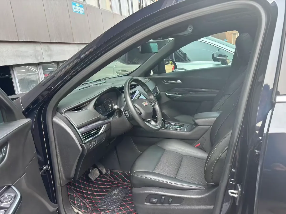 2022 Cadillac XT4 2.0T 237HP L4 9AT,autocango,china used car exporter,china ev exporter,chinese used car exporter,chinese used ev exporter