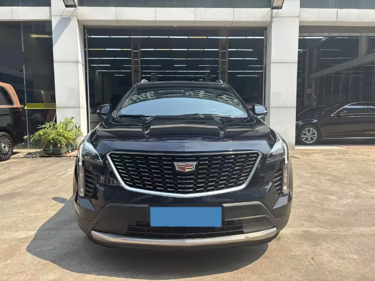 2022 Cadillac XT4 2.0T 237HP L4 9AT,autocango,china used car exporter,china ev exporter,chinese used car exporter,chinese used ev exporter