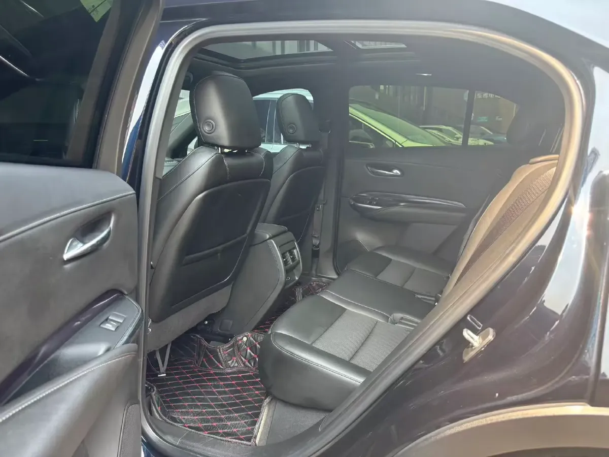 2022 Cadillac XT4 2.0T 237HP L4 9AT,autocango,china used car exporter,china ev exporter,chinese used car exporter,chinese used ev exporter