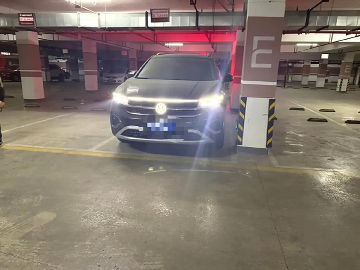 2024 Volkswagen Talagon 2.0T 220HP L4 7DCT,autocango,china used car exporter,china ev exporter,chinese used car exporter,chinese used ev exporter