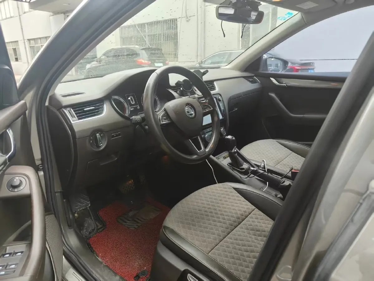 2018 Skoda Octavia 1.2T 116HP L4 7DCT,autocango,china used car exporter,china ev exporter,chinese used car exporter,chinese used ev exporter