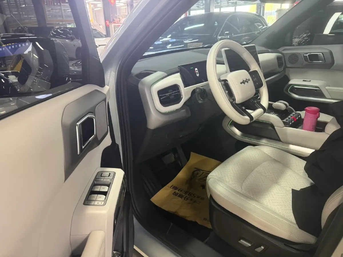 2025 FangChengBao Tai 3 BEV,autocango,china used car exporter,china ev exporter,chinese used car exporter,chinese used ev exporter