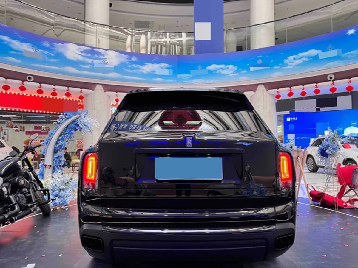 2018 Rolls-Royce Cullinan 6.7T 571HP V12 8AT,autocango,china used car exporter,china ev exporter,chinese used car exporter,chinese used ev exporter