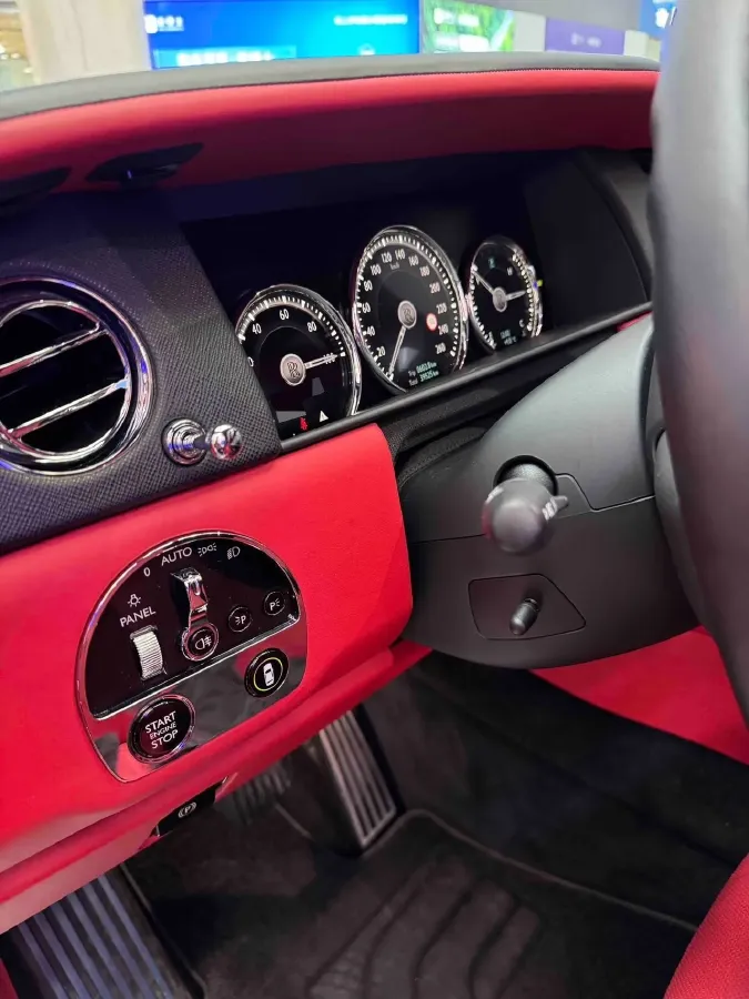 2018 Rolls-Royce Cullinan 6.7T 571HP V12 8AT,autocango,china used car exporter,china ev exporter,chinese used car exporter,chinese used ev exporter