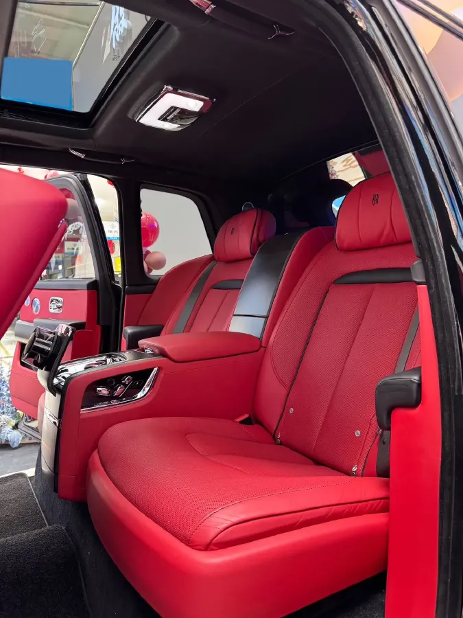 2018 Rolls-Royce Cullinan 6.7T 571HP V12 8AT,autocango,china used car exporter,china ev exporter,chinese used car exporter,chinese used ev exporter