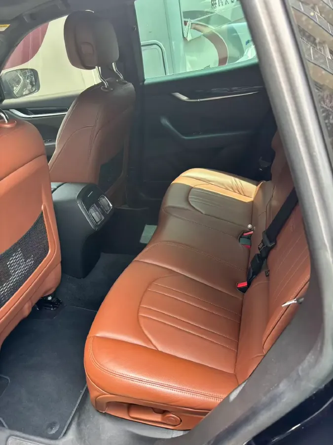 2019 Maserati Levante 3.0T 350HP V6 8AT,autocango,china used car exporter,china ev exporter,chinese used car exporter,chinese used ev exporter