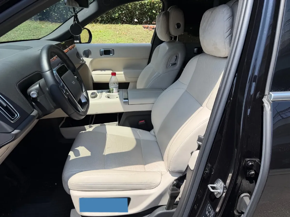 2024 Volvo S60 2.0T 197HP L4 7DCT,autocango,china used car exporter,china ev exporter,chinese used car exporter,chinese used ev exporter