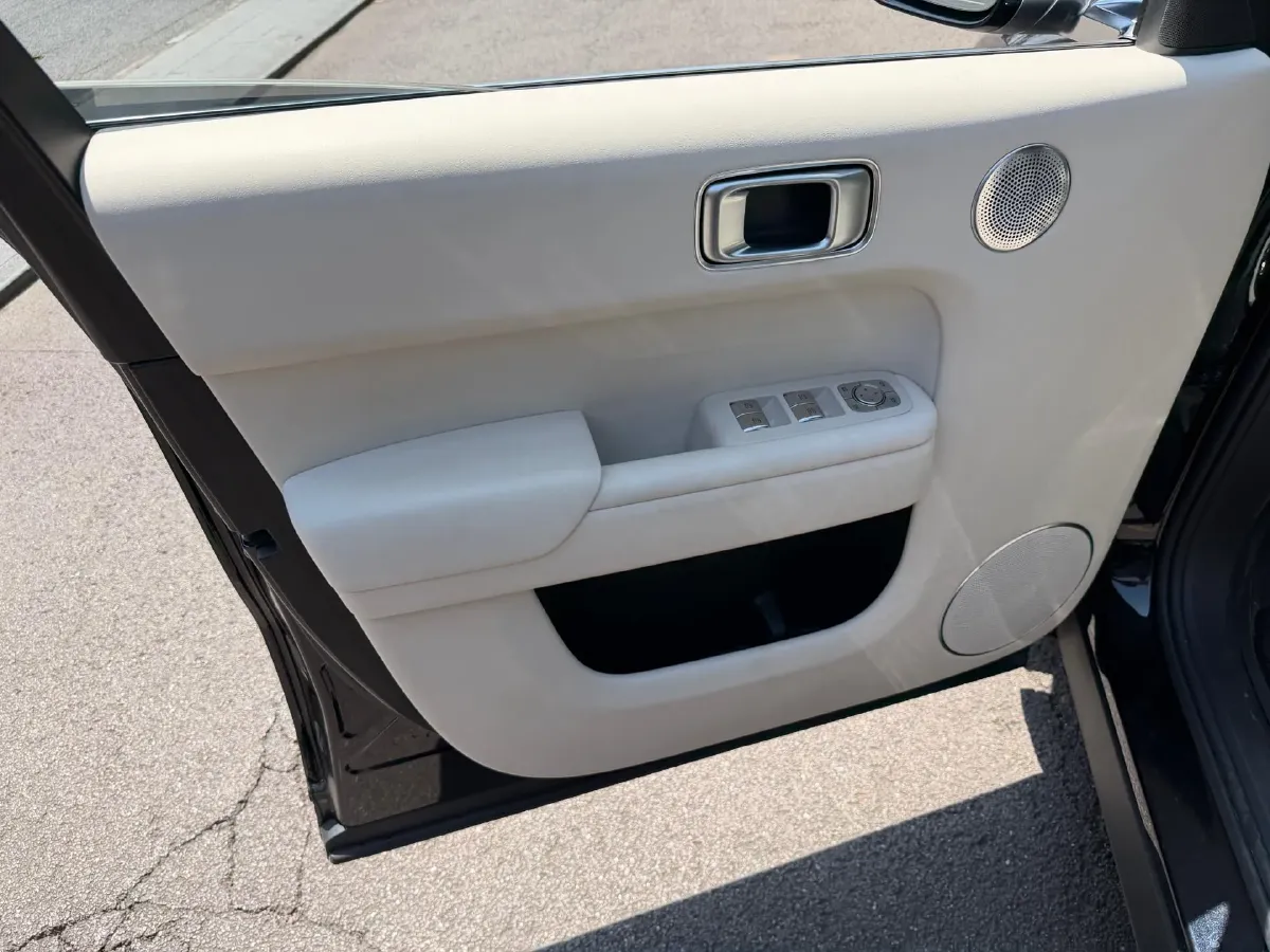 2024 Volvo S60 2.0T 197HP L4 7DCT,autocango,china used car exporter,china ev exporter,chinese used car exporter,chinese used ev exporter