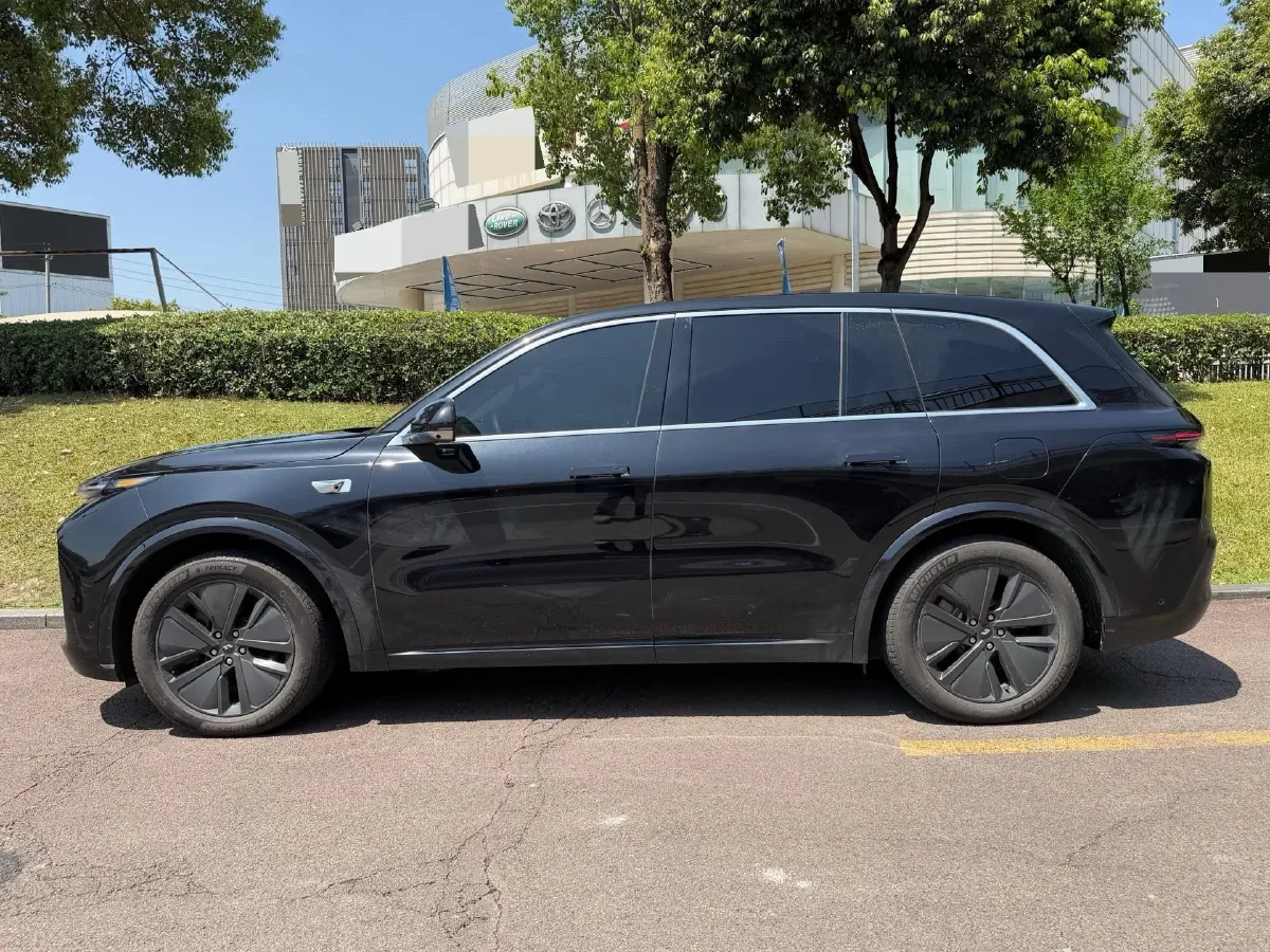 2024 Volvo S60 2.0T 197HP L4 7DCT,autocango,china used car exporter,china ev exporter,chinese used car exporter,chinese used ev exporter