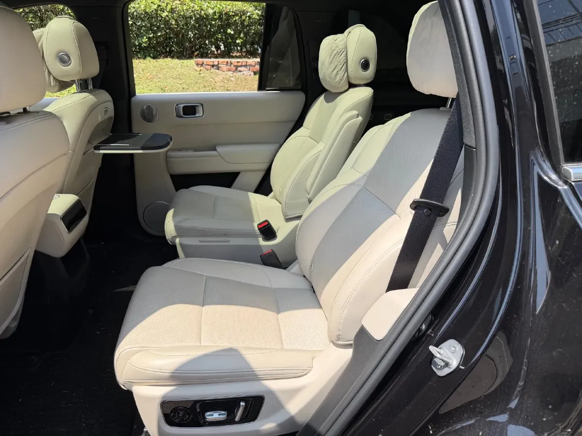 2024 Volvo S60 2.0T 197HP L4 7DCT,autocango,china used car exporter,china ev exporter,chinese used car exporter,chinese used ev exporter