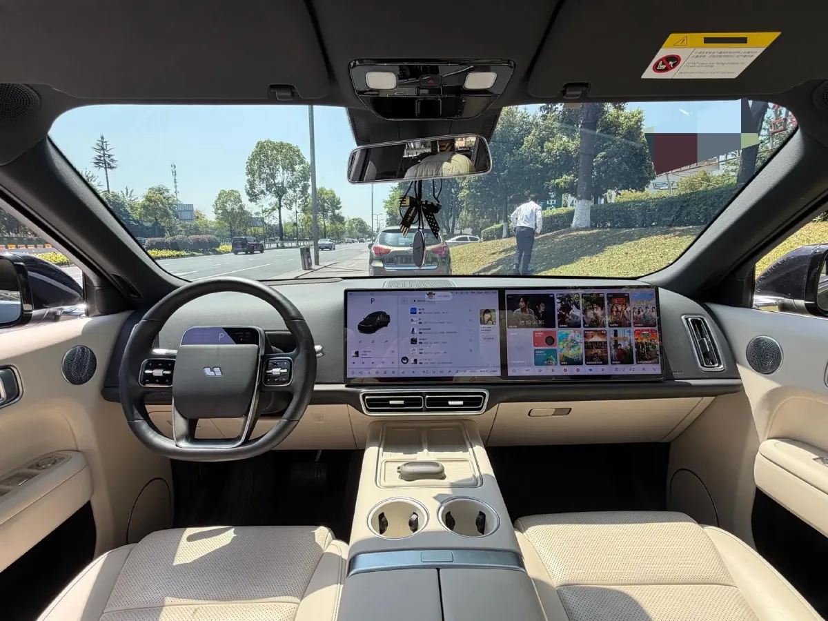 2024 Volvo S60 2.0T 197HP L4 7DCT,autocango,china used car exporter,china ev exporter,chinese used car exporter,chinese used ev exporter