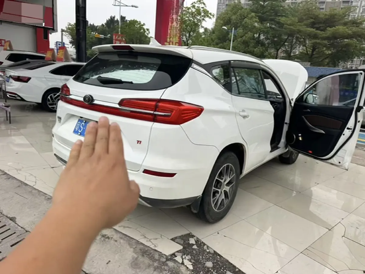 2019 BYD Song 1.5T 154HP L4 6MT,autocango,china used car exporter,china ev exporter,chinese used car exporter,chinese used ev exporter