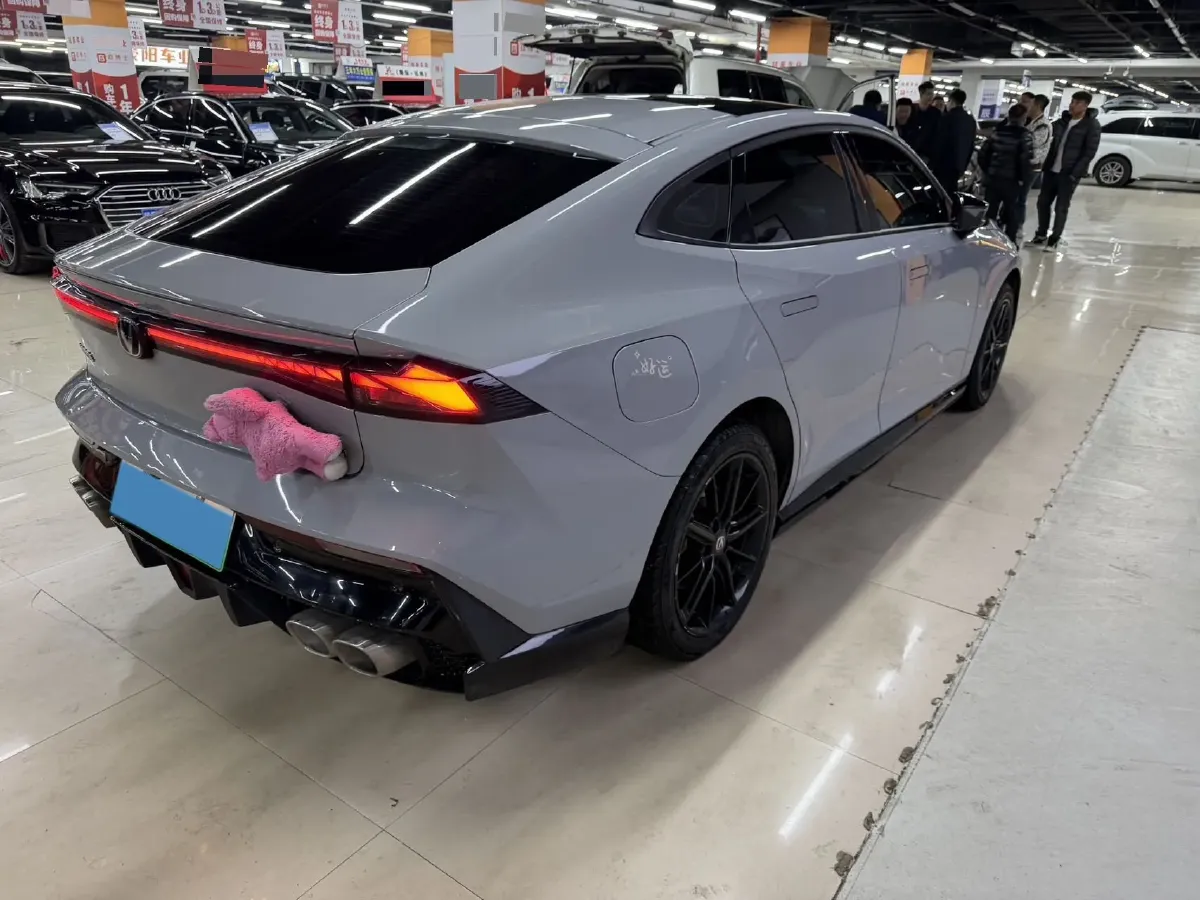 2023 ChangAn UNI-V iDD 1.5T 170HP L4 6TCT PHEV 18.4KWH,autocango,china used car exporter,china ev exporter,chinese used car exporter,chinese used ev exporter