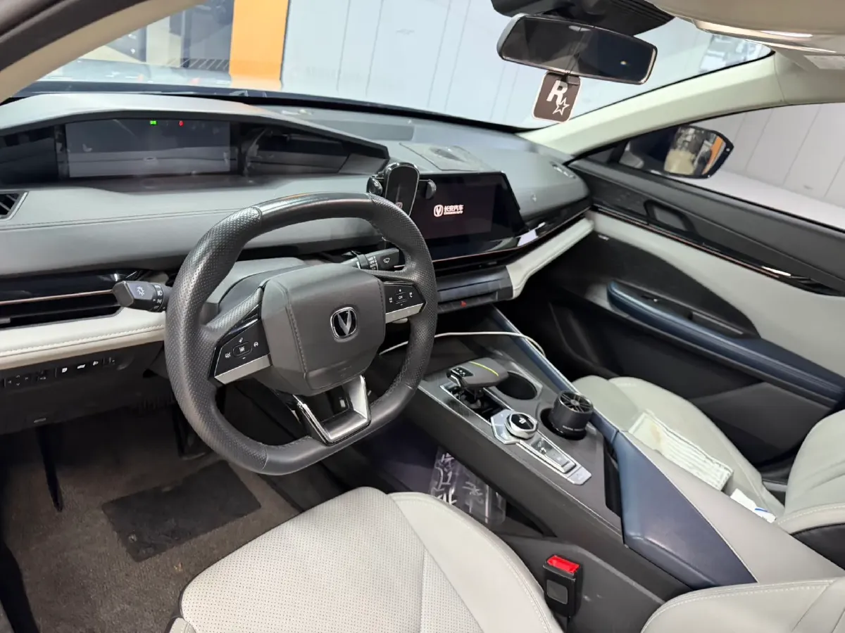 2023 ChangAn UNI-V iDD 1.5T 170HP L4 6TCT PHEV 18.4KWH,autocango,china used car exporter,china ev exporter,chinese used car exporter,chinese used ev exporter