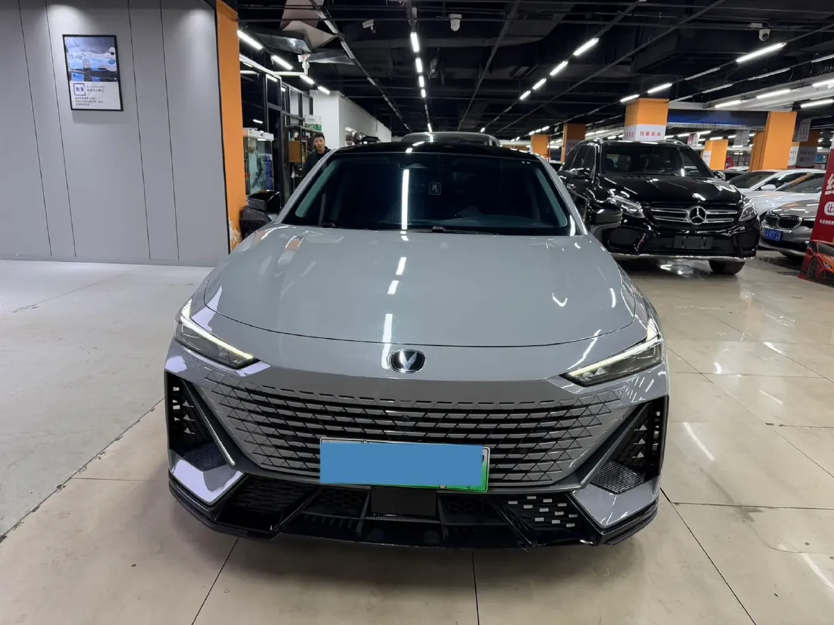 2023 ChangAn UNI-V iDD 1.5T 170HP L4 6TCT PHEV 18.4KWH,autocango,china used car exporter,china ev exporter,chinese used car exporter,chinese used ev exporter