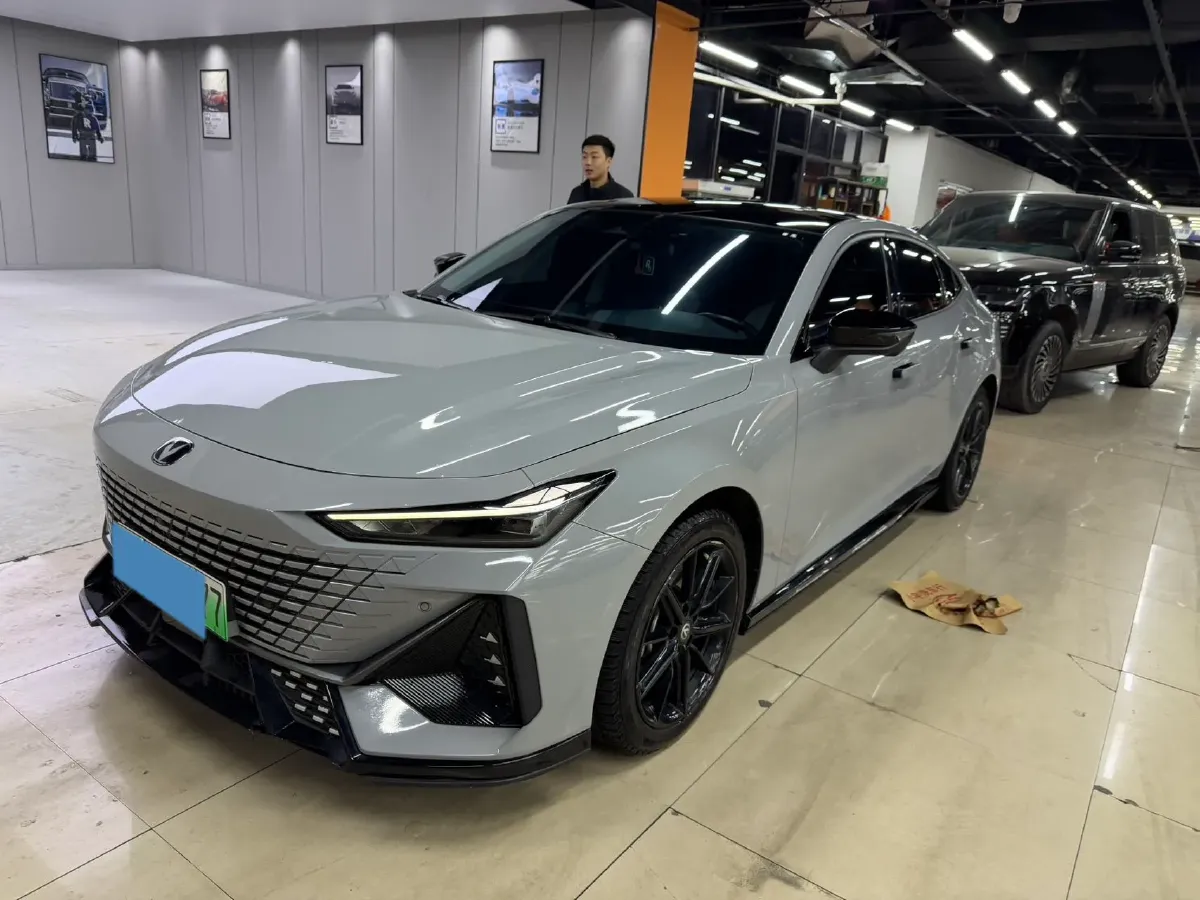 2023 ChangAn UNI-V iDD 1.5T 170HP L4 6TCT PHEV 18.4KWH,autocango,china used car exporter,china ev exporter,chinese used car exporter,chinese used ev exporter