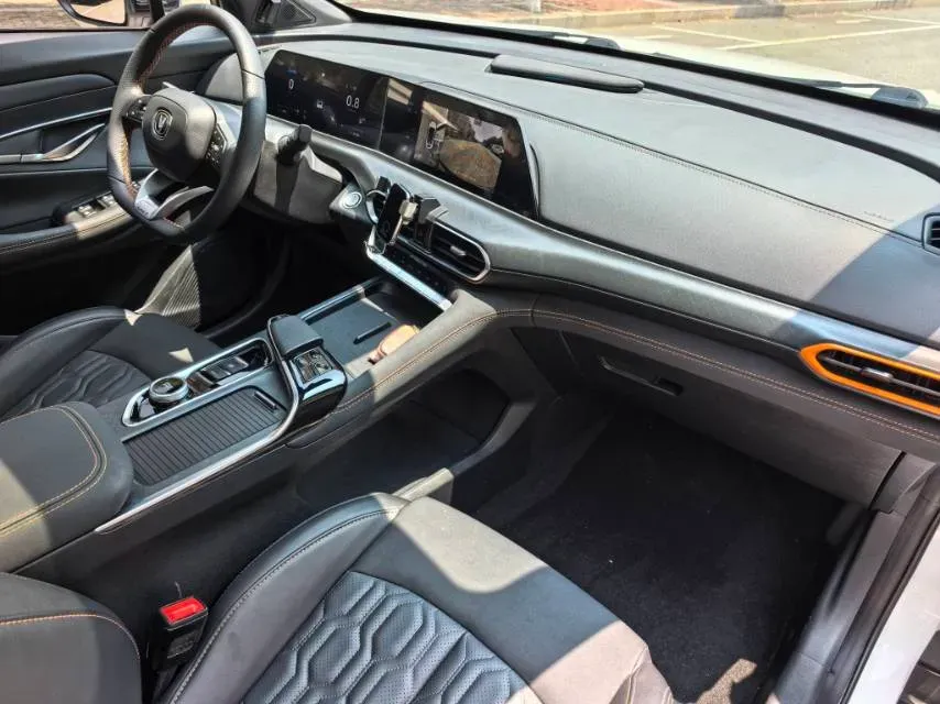 2022 ChangAn UNI-T 1.5T 188HP L4 7DCT,autocango,china used car exporter,china ev exporter,chinese used car exporter,chinese used ev exporter