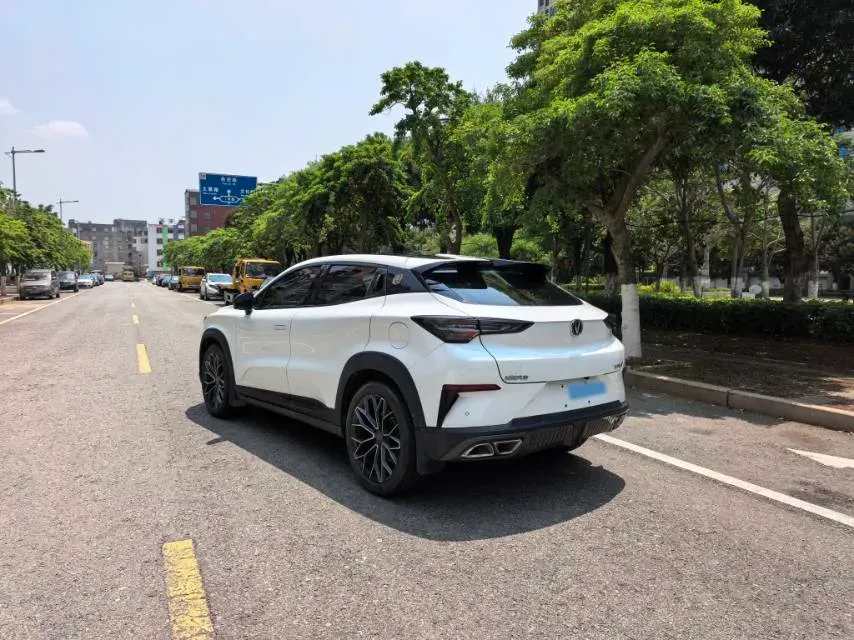 2022 ChangAn UNI-T 1.5T 188HP L4 7DCT,autocango,china used car exporter,china ev exporter,chinese used car exporter,chinese used ev exporter