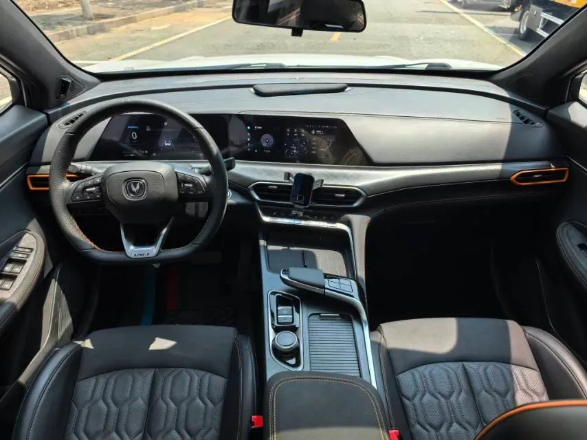 2022 ChangAn UNI-T 1.5T 188HP L4 7DCT,autocango,china used car exporter,china ev exporter,chinese used car exporter,chinese used ev exporter