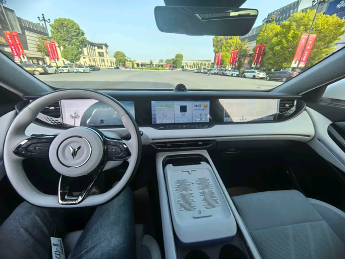 2025 Voyah FREE 1.5T 150HP L4 REEV 43KWH,autocango,china used car exporter,china ev exporter,chinese used car exporter,chinese used ev exporter